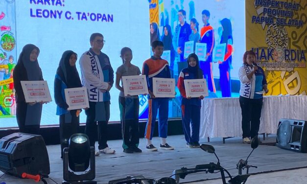 PENYERAHAN LOMBA POSTER ANTI KORUPSI
